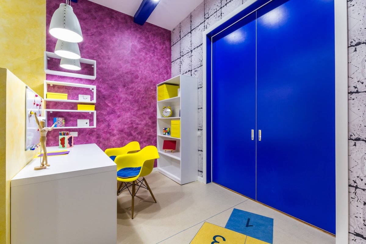 Детская комната в ярких тонах