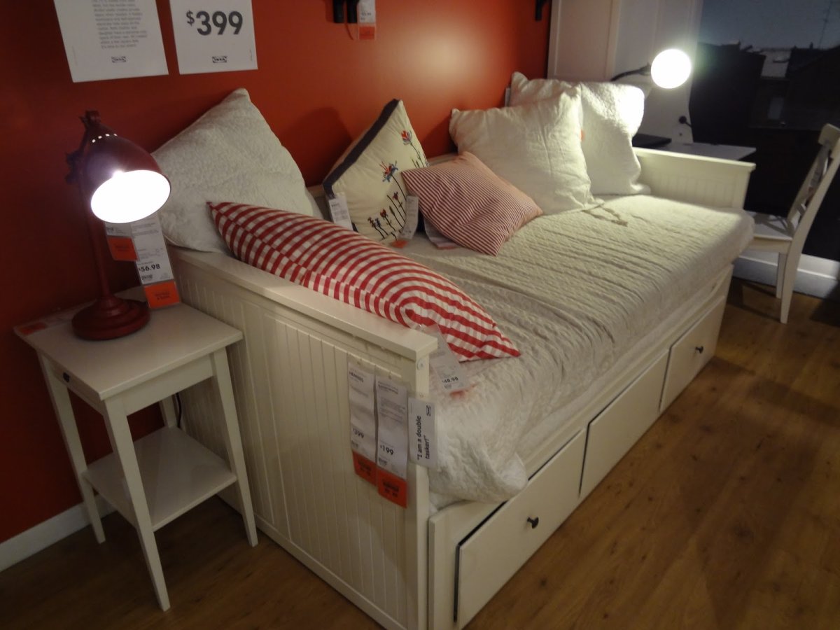 Кушетка ХЕМНЭС В детской