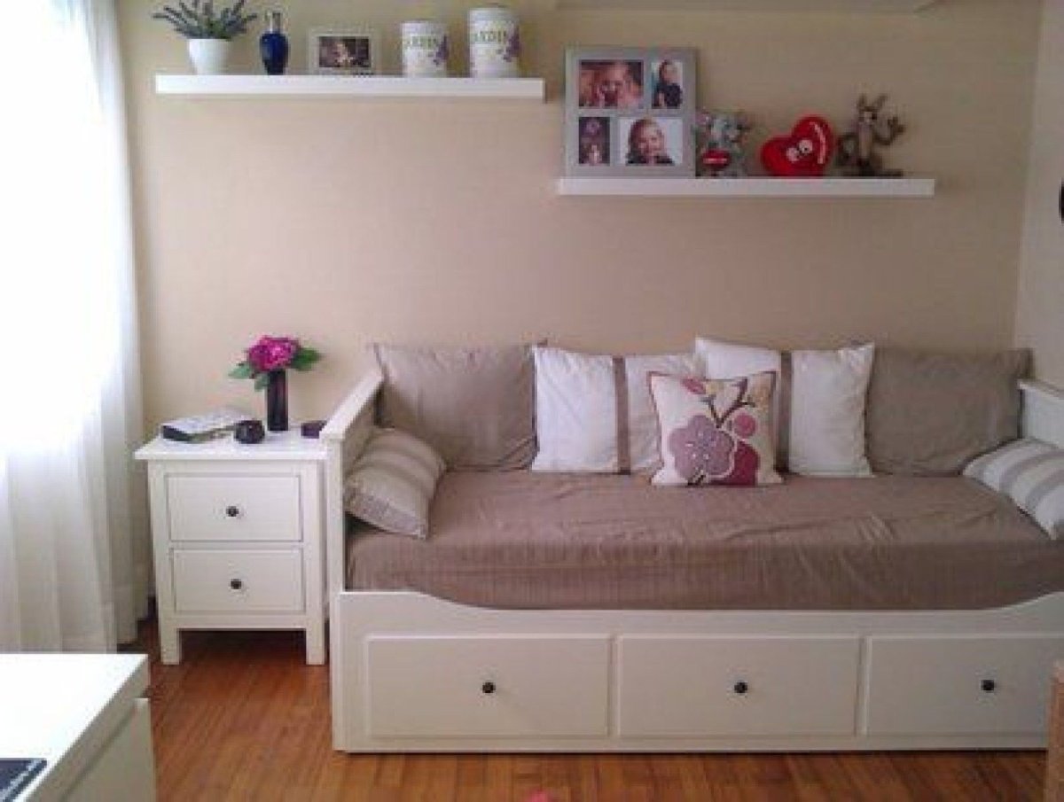 Икеа ХЕМНЭС кушетка в детской