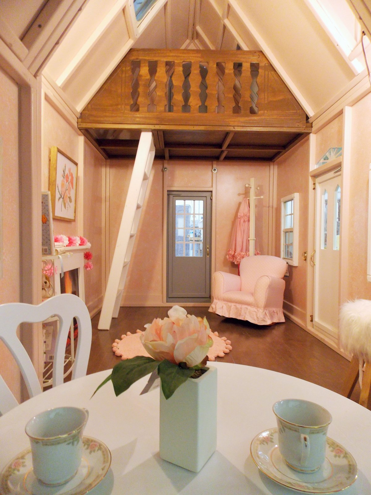 Интерьер детского домика на даче