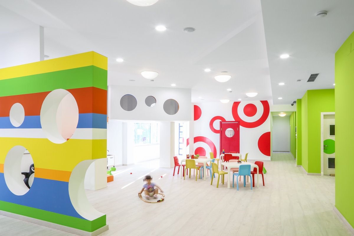 Интерьер школьного коридора