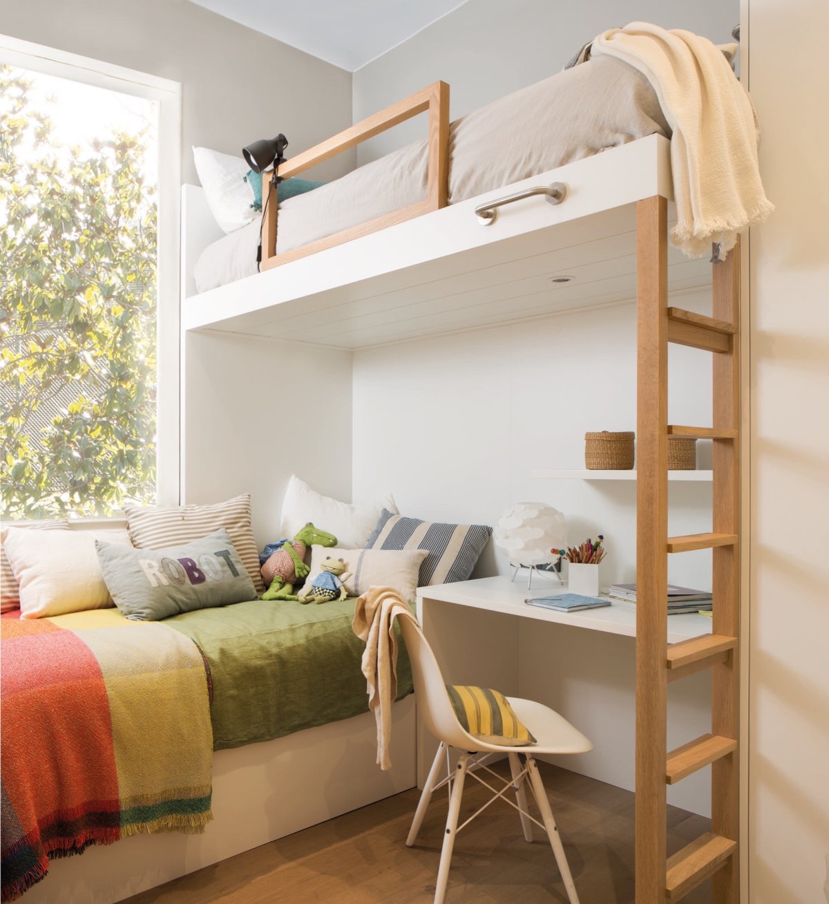 Комната с двухъярусной кроватью