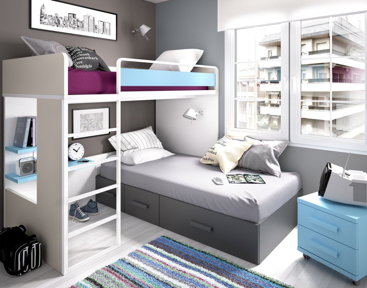 Четырёх этажная кровать