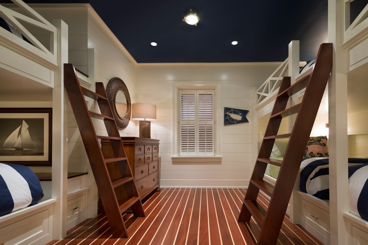 Двухъярусная комната в доме
