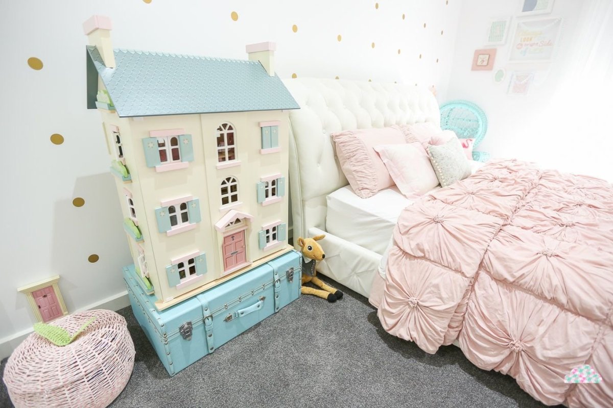 Детская комната домик