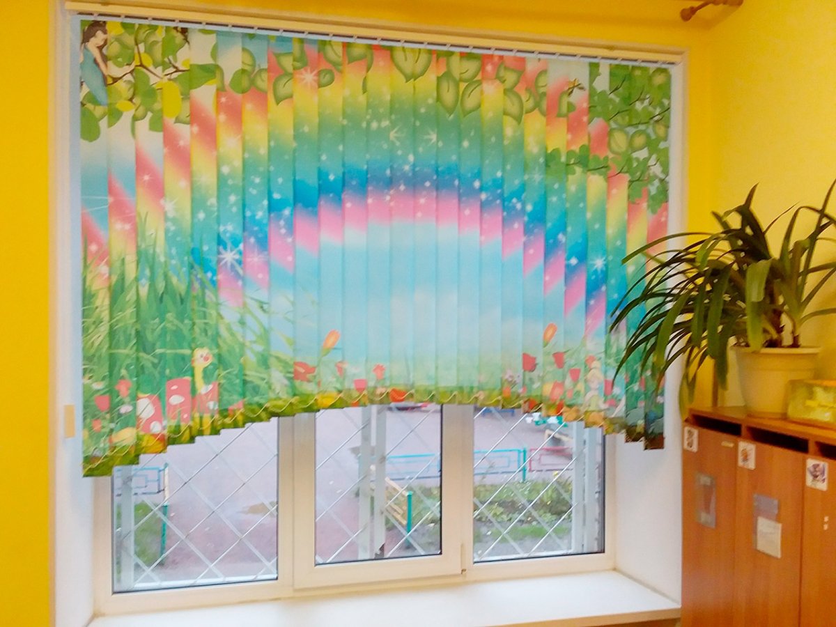 Вертикальные жалюзи в детскую