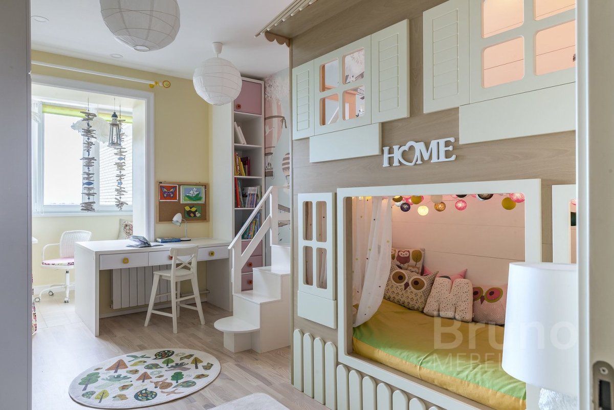 Комната для девочки с балконом