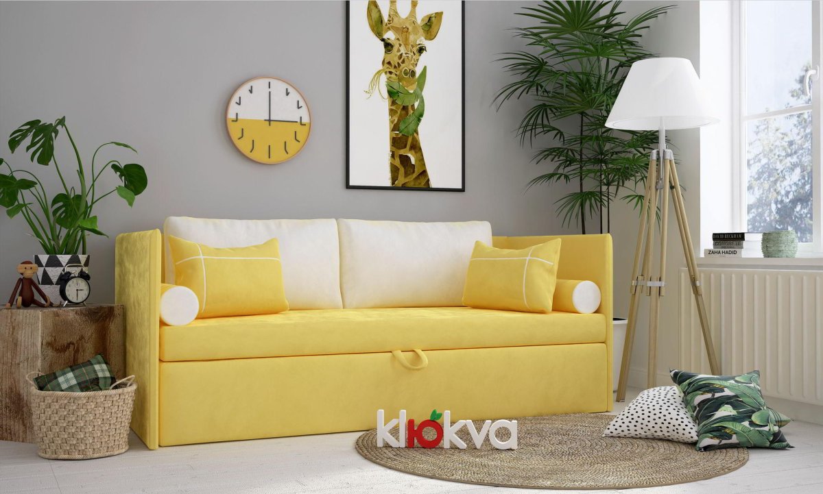Желтый диван в интерьере гостиной