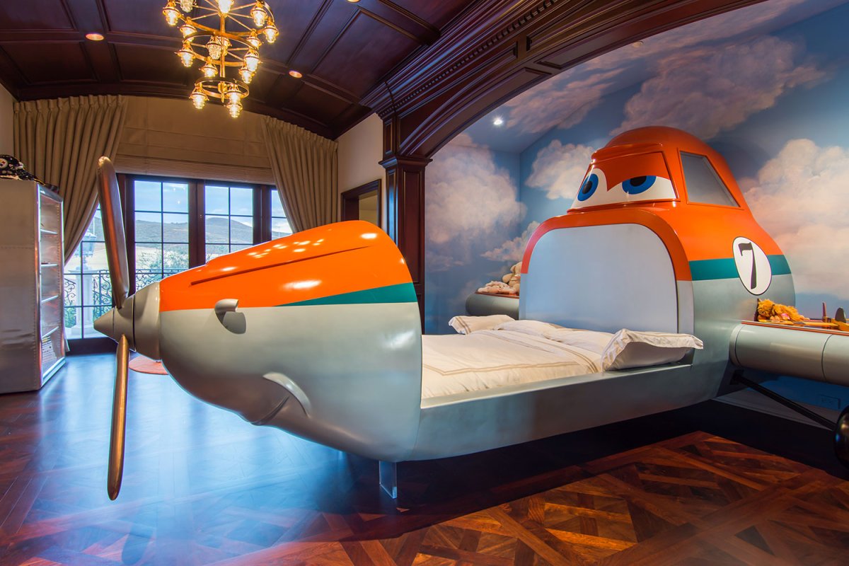 Детская кровать самолет