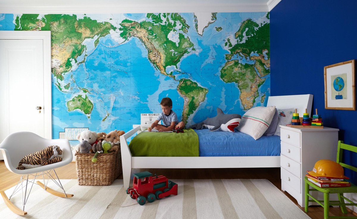Комната для мальчика с картой мира