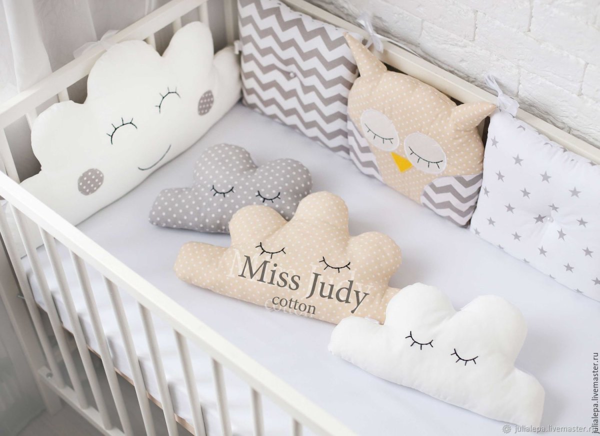 Бортик облачко в кроватку