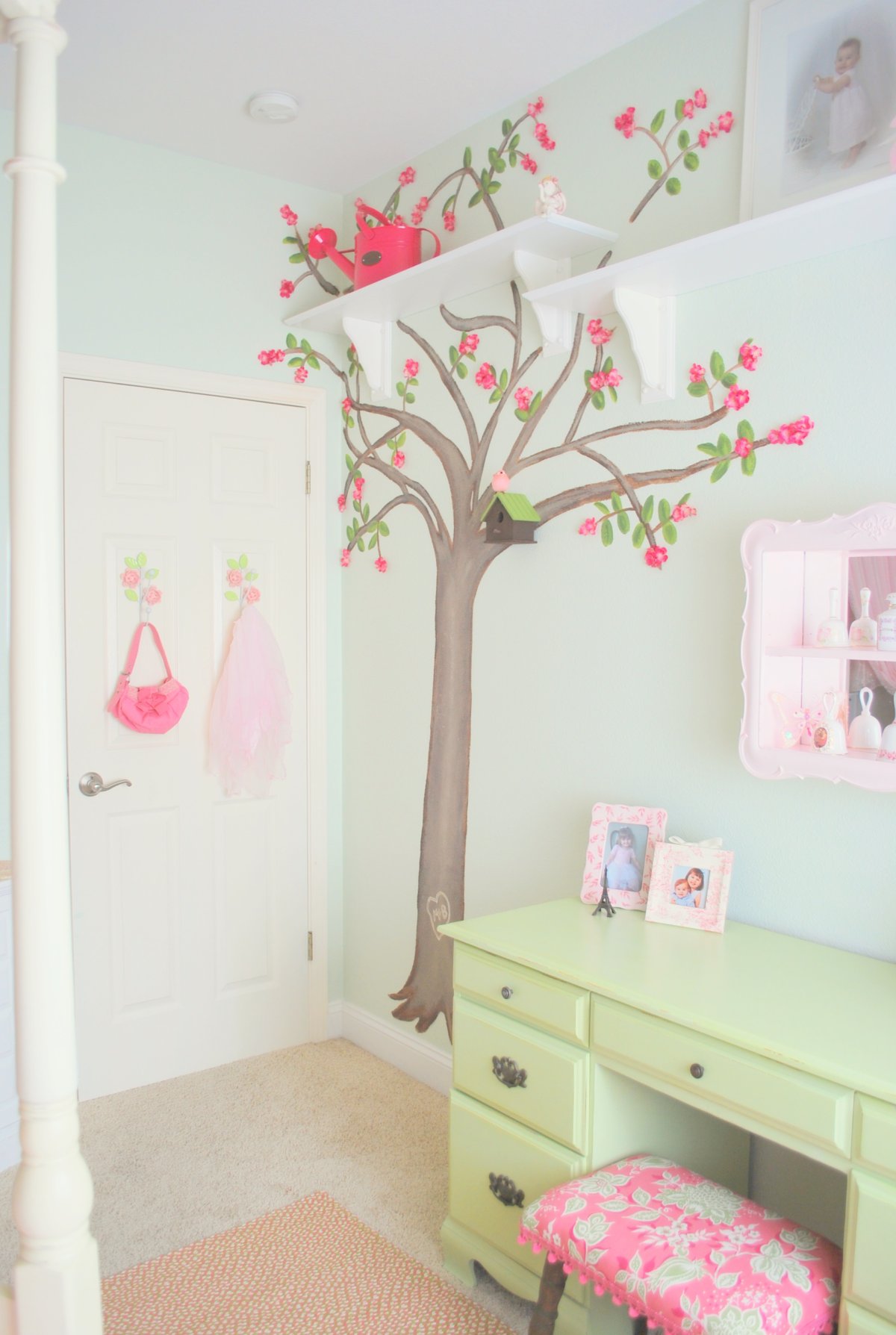 Дерево на стену в детскую комнату