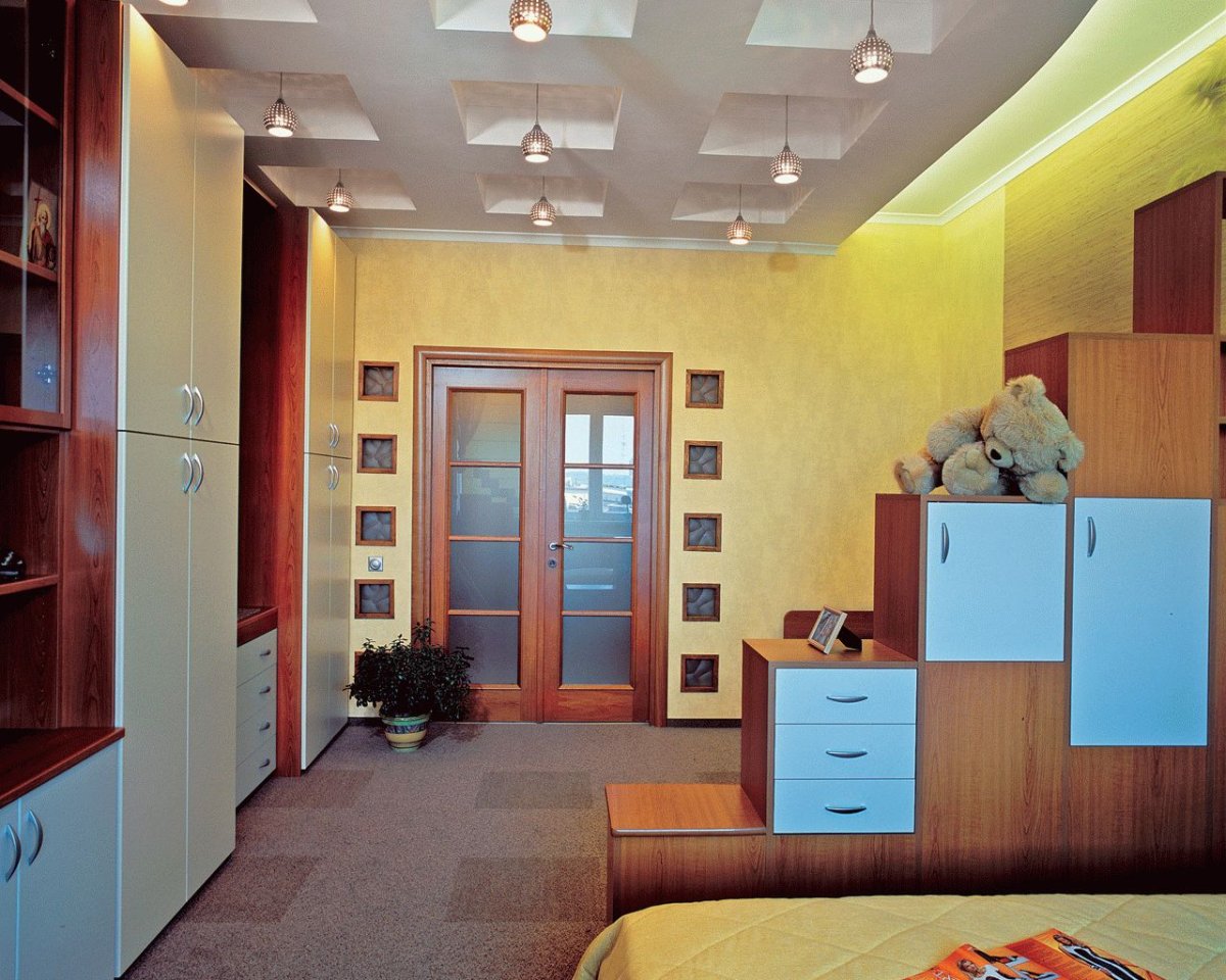 Детская в проходной комнате