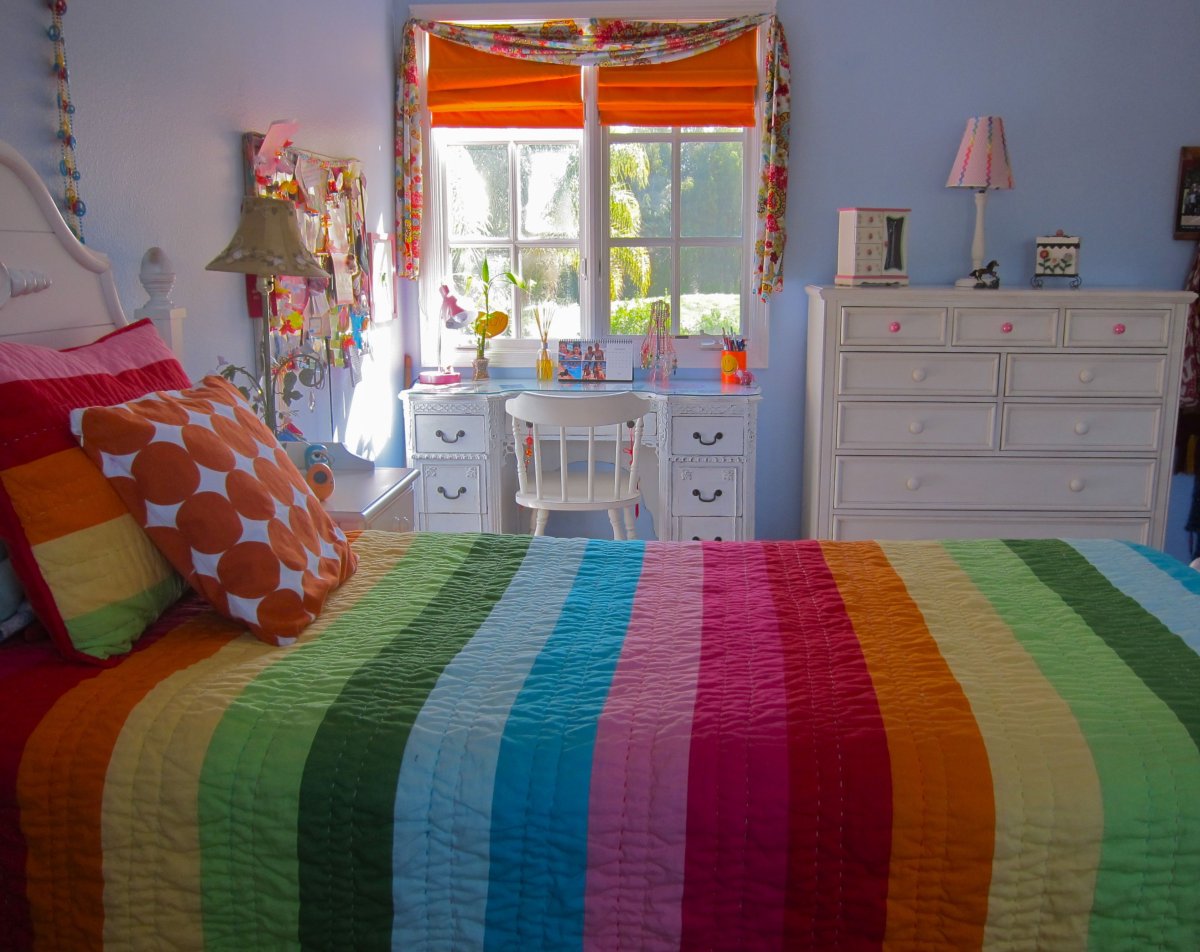 Разноцветные детские комнаты