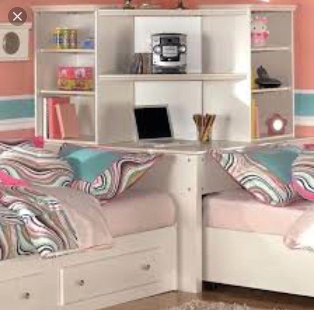 Угловая детская кровать для девочки