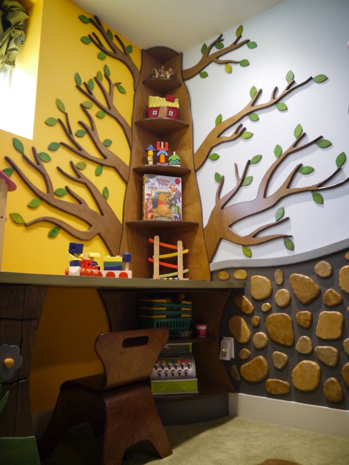 Декорирование стены в детской