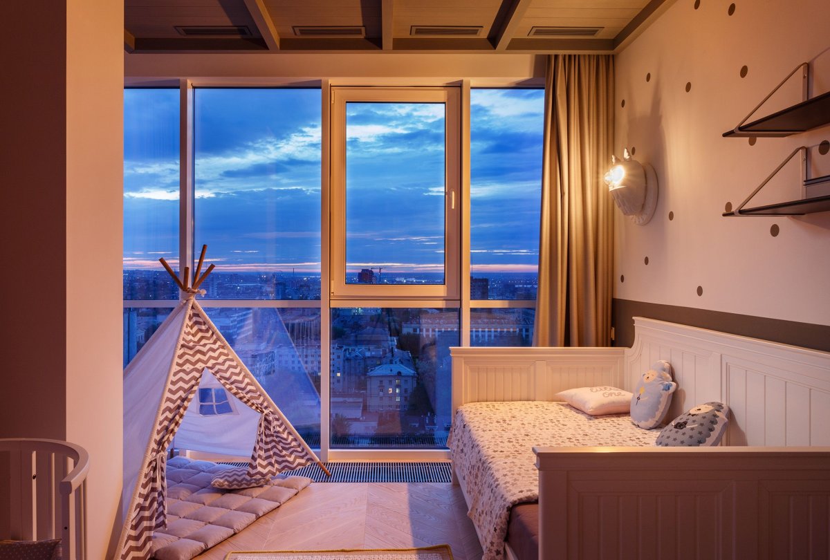 Детская комната с панорамным окном