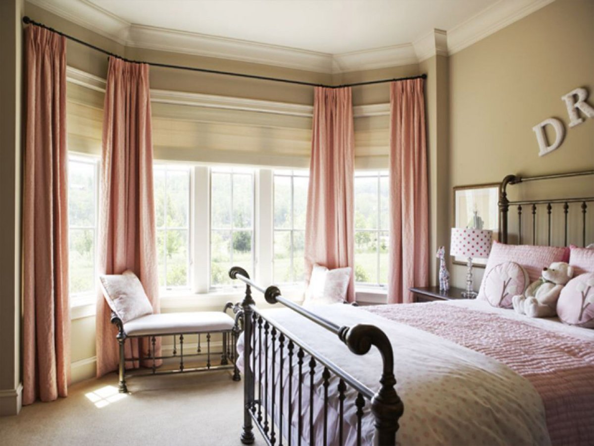 Детская комната с эркером на двоих детей