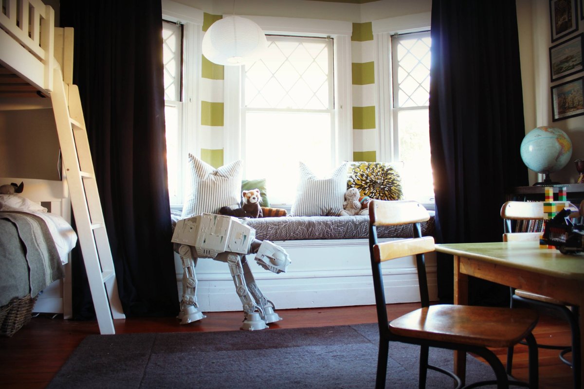 Шторы в эркере