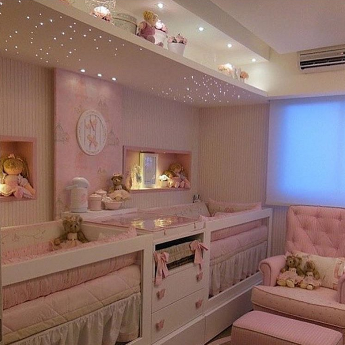 Детская для девочек двойняшек