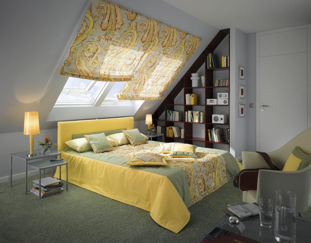 Спальня с мансардным потолком