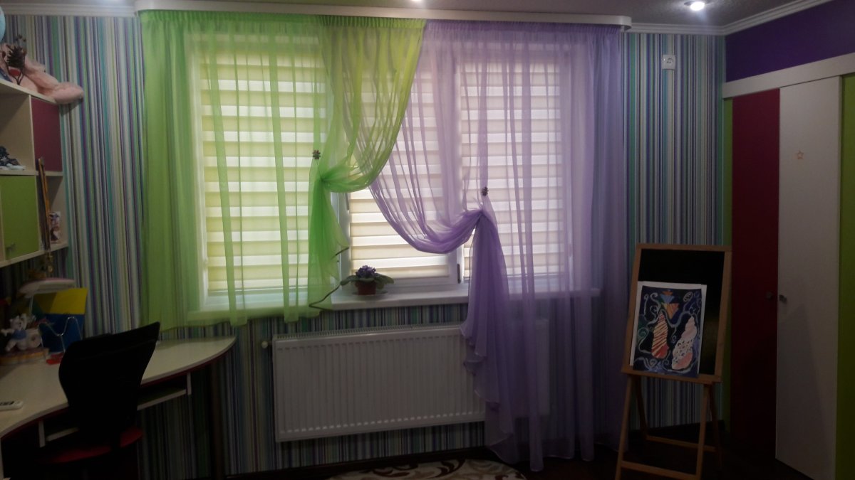 Оранжевые шторы в детскую