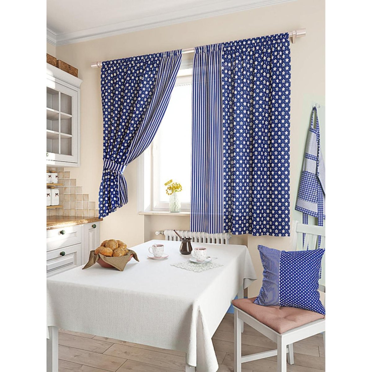 Шторы в голубую комнату