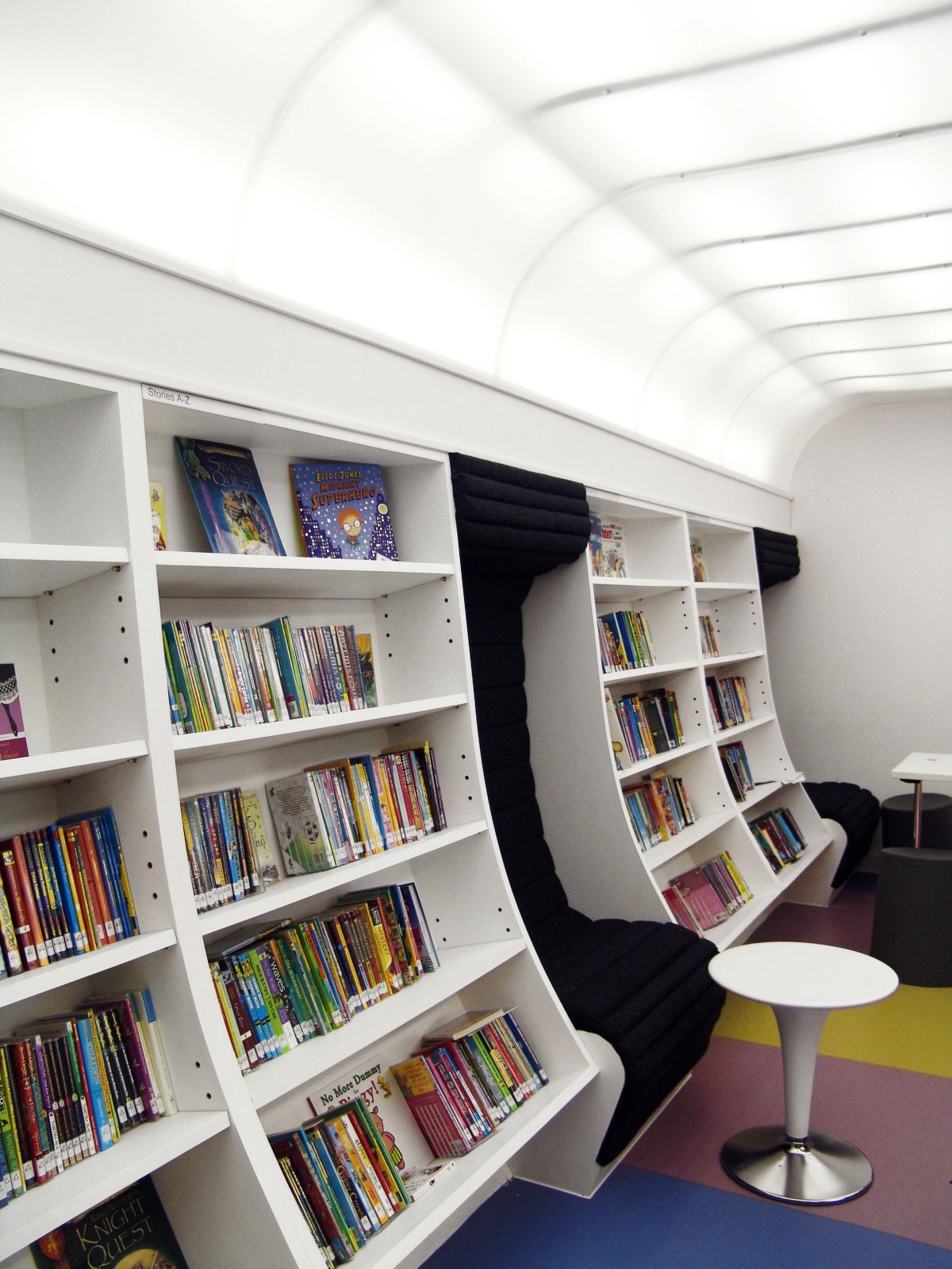 Интерьер современной библиотеки