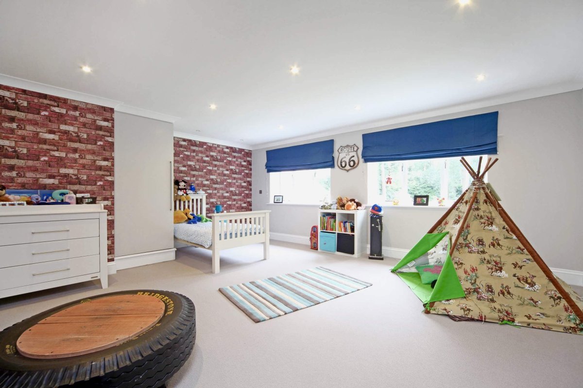 Декоративный кирпич в интерьере детской