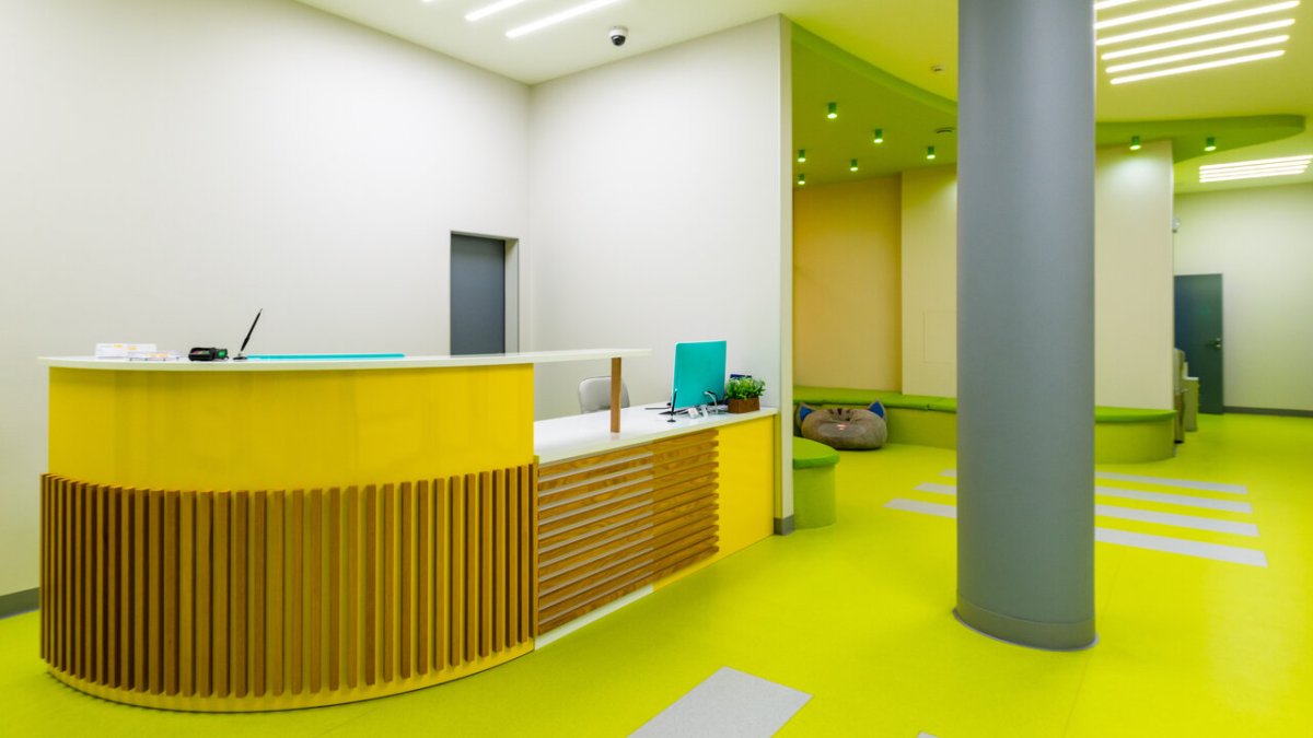 Клиника основа на Комендантском