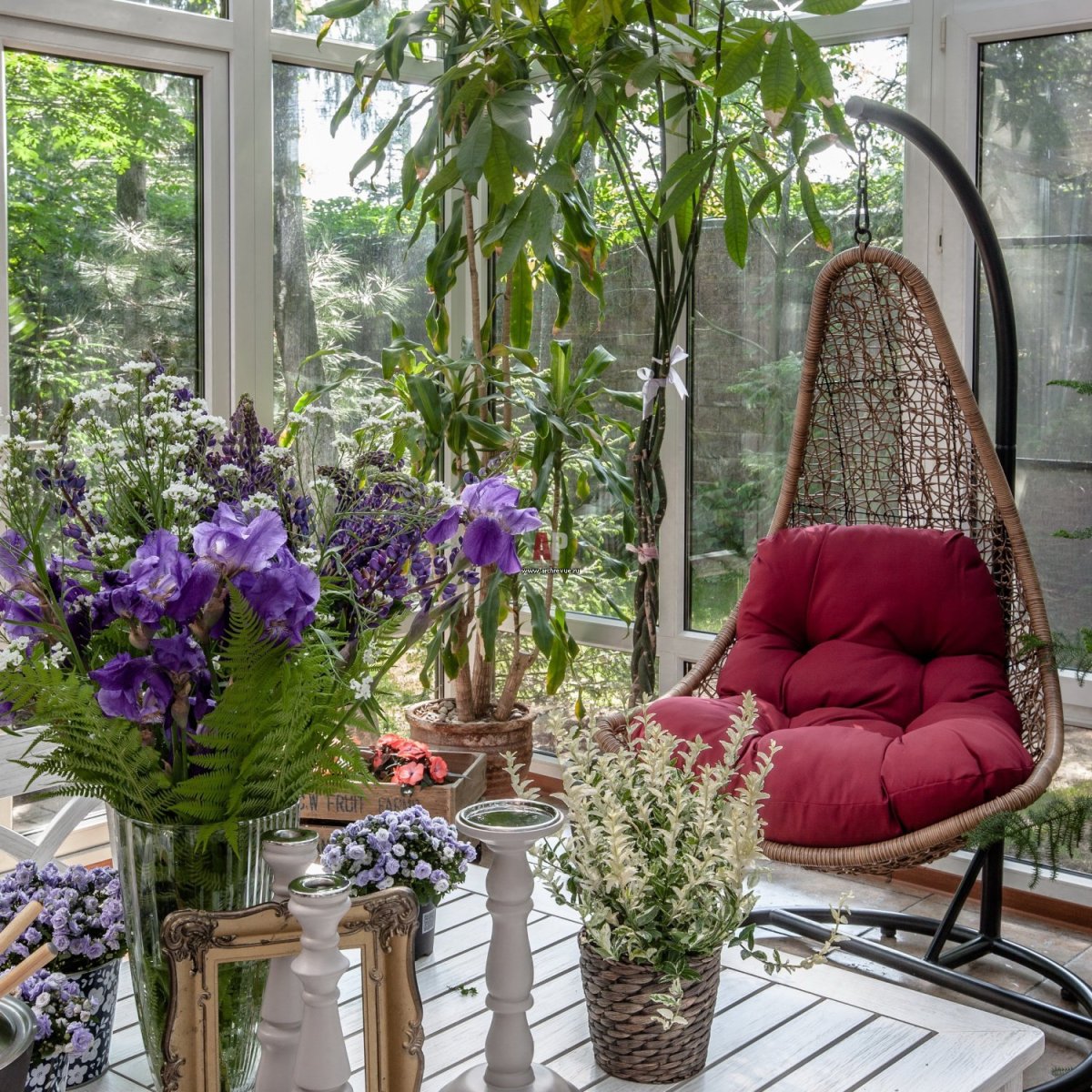 Зимний сад с фонтаном