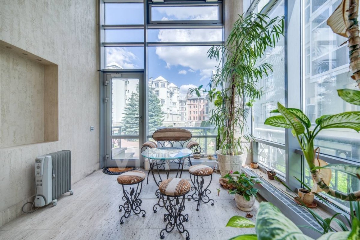 Зеленый Оазис на балконе