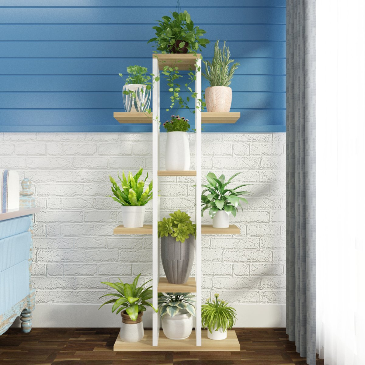 Узкие полки с растениями