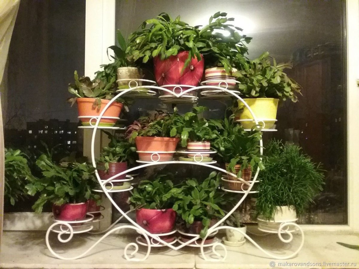 Полки на балконе