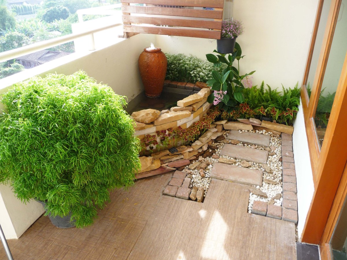 Зеленый Оазис на балконе