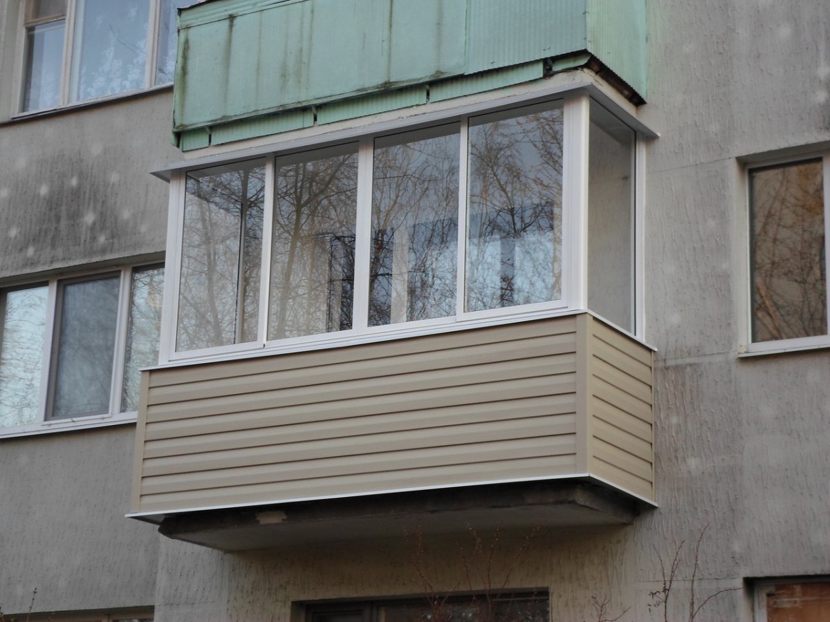 Остекление полукруглого балкона