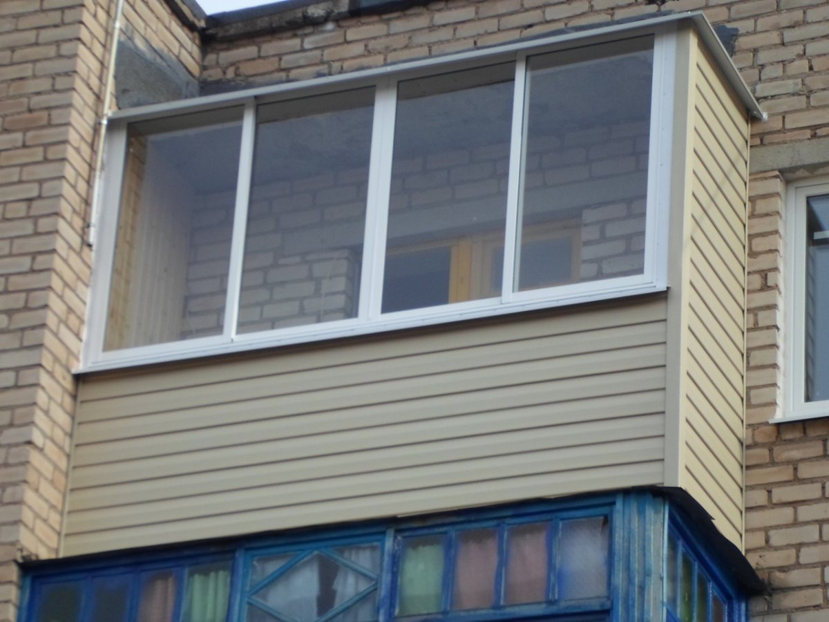 Виниловый сайдинг для наружной отделки балкона