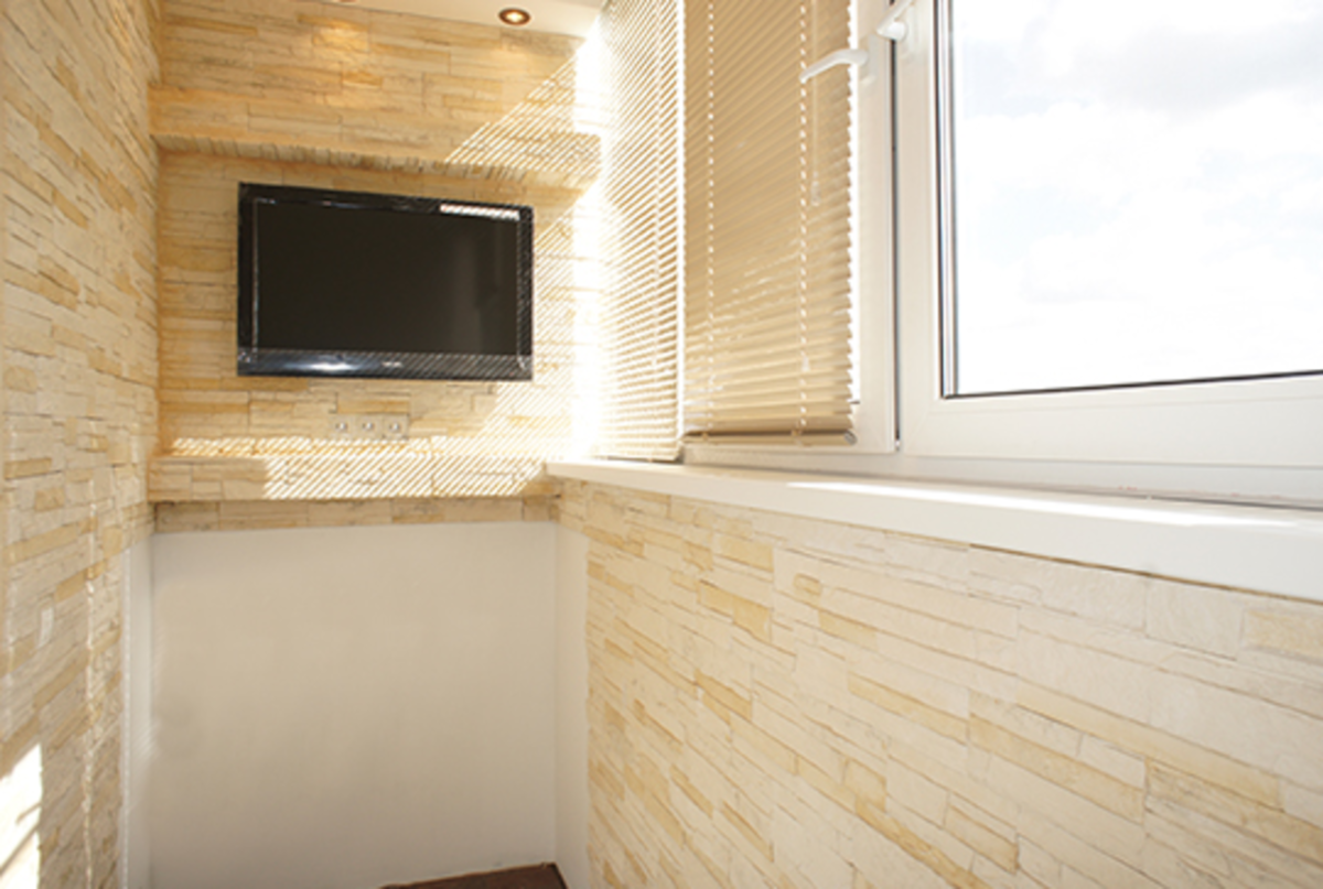 Балкон из ламината