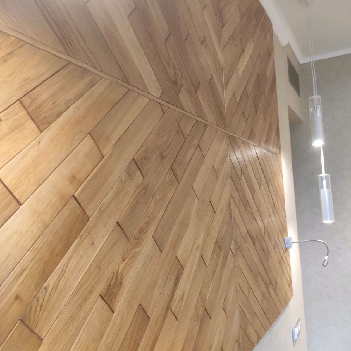 Отделка стен деревом