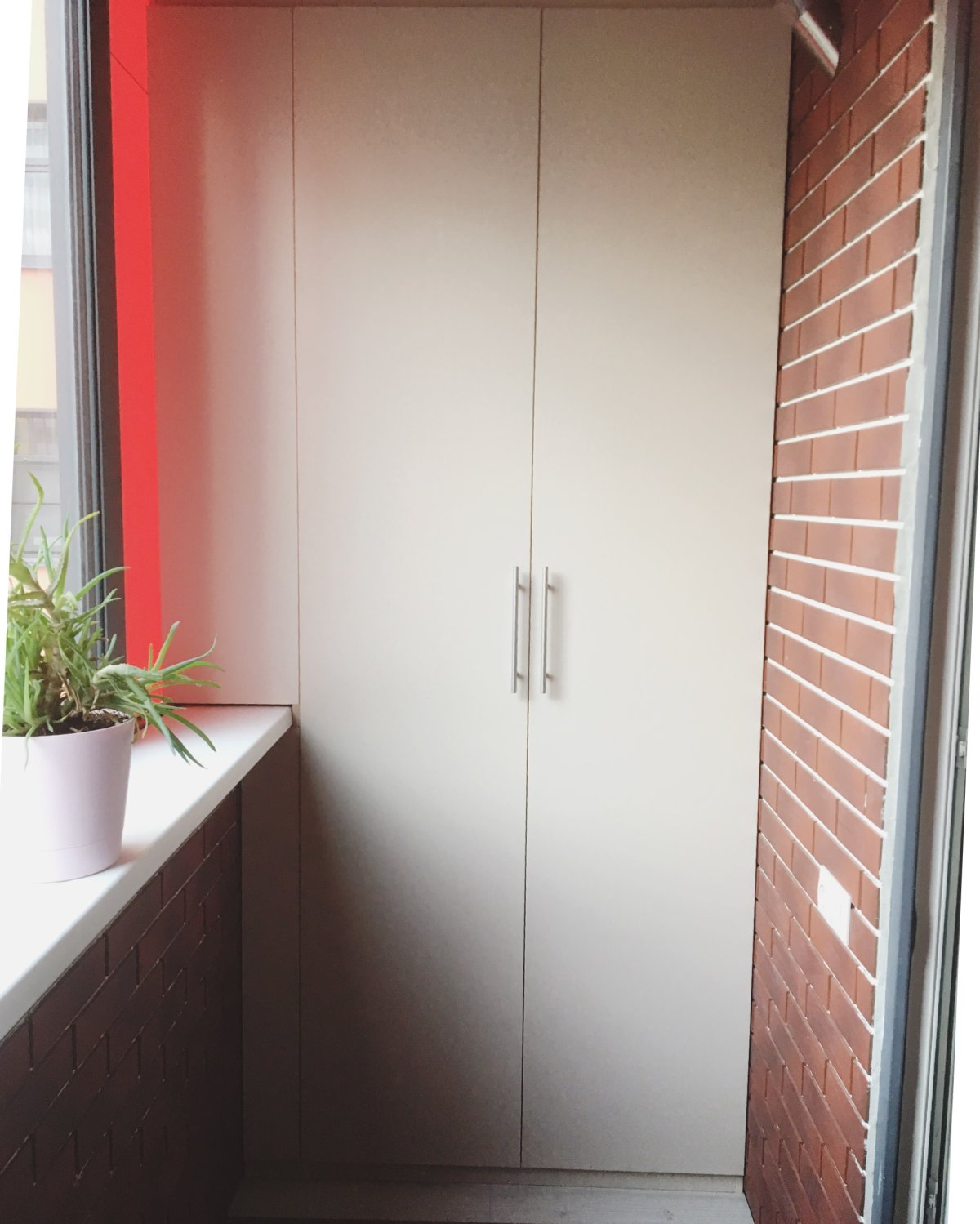 Современная отделка балкона