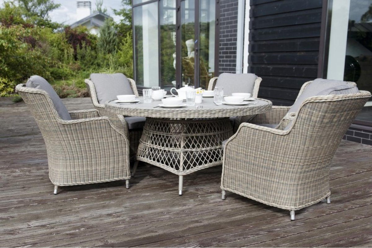 Стол Неаполь из ротанга