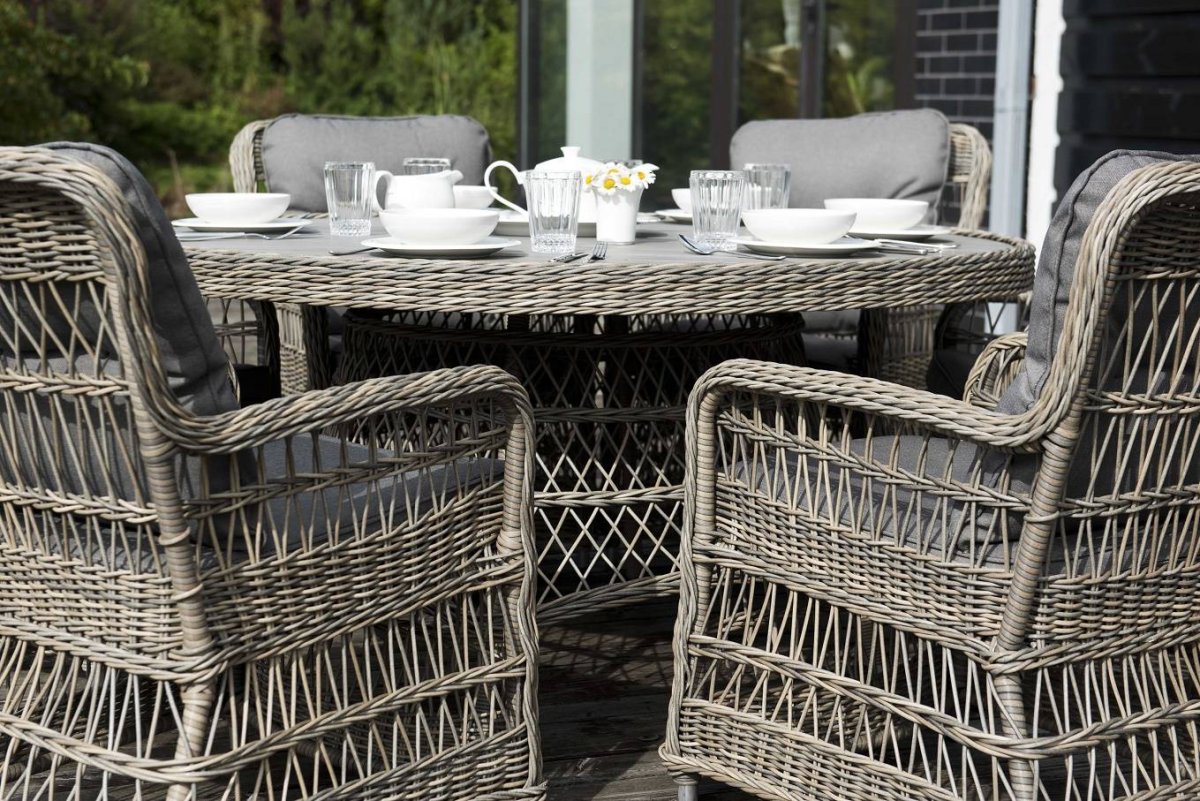 Цесена мебель из ротанга