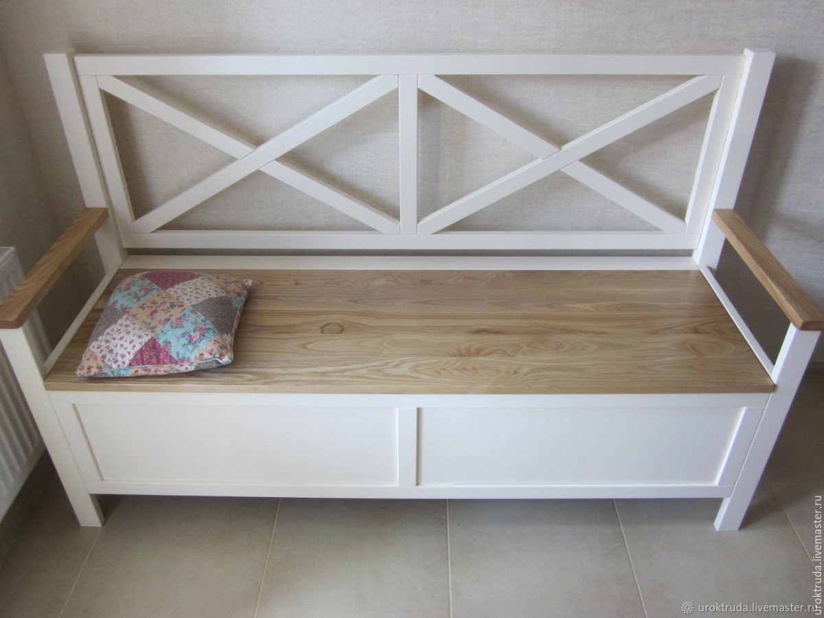 Дизайнерский стеллаж на балкон