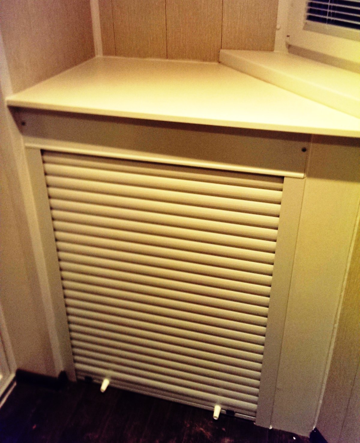 Встроенные шкафы с жалюзийными дверцами