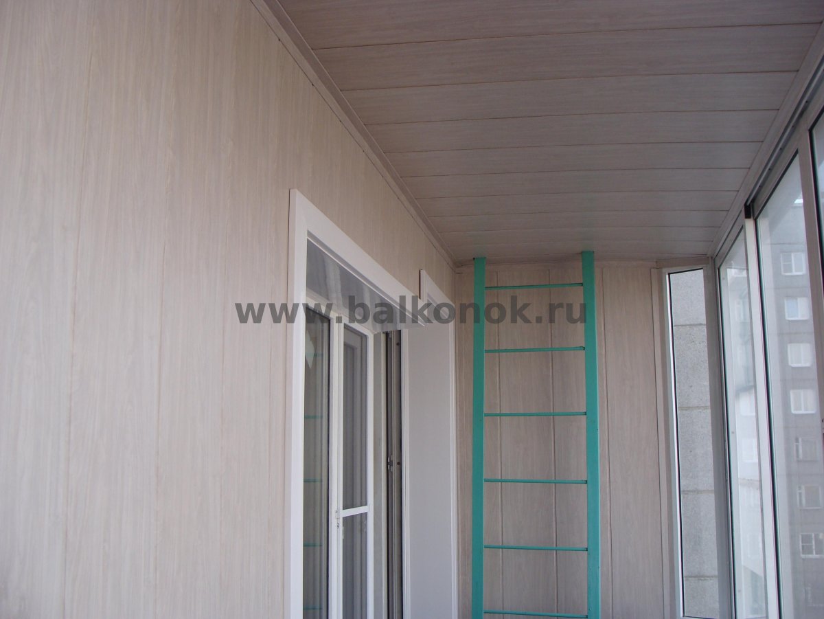 МДФ панели на потолке в лоджии