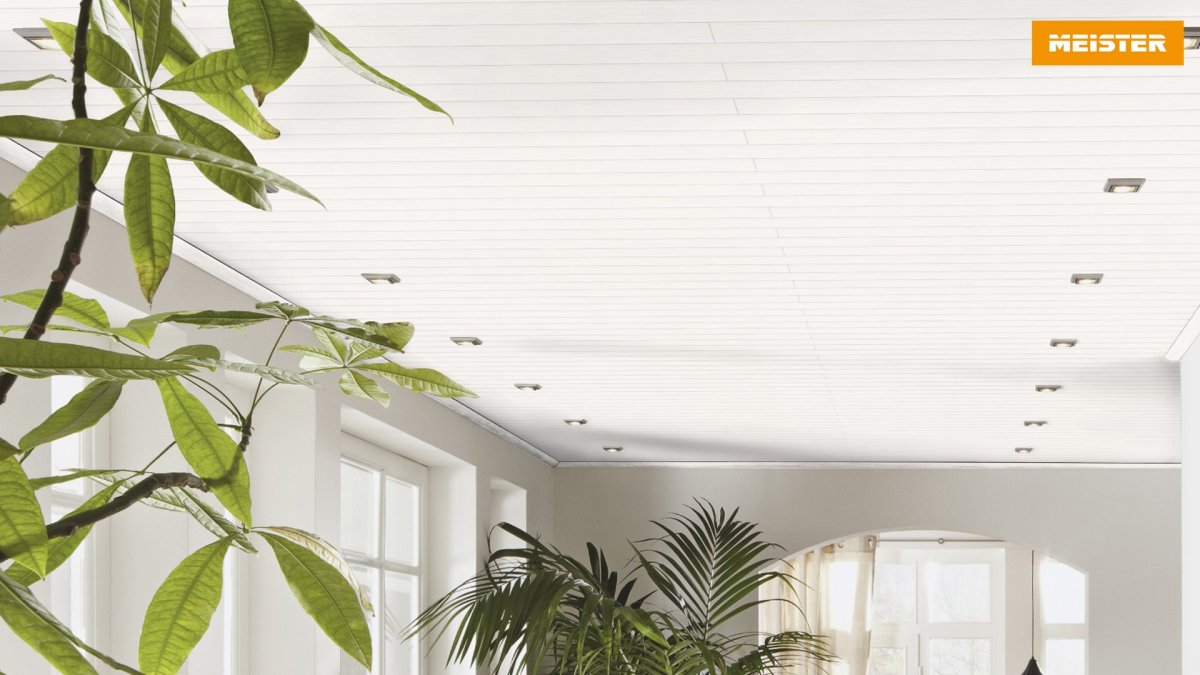 Натяжные потолки на балке