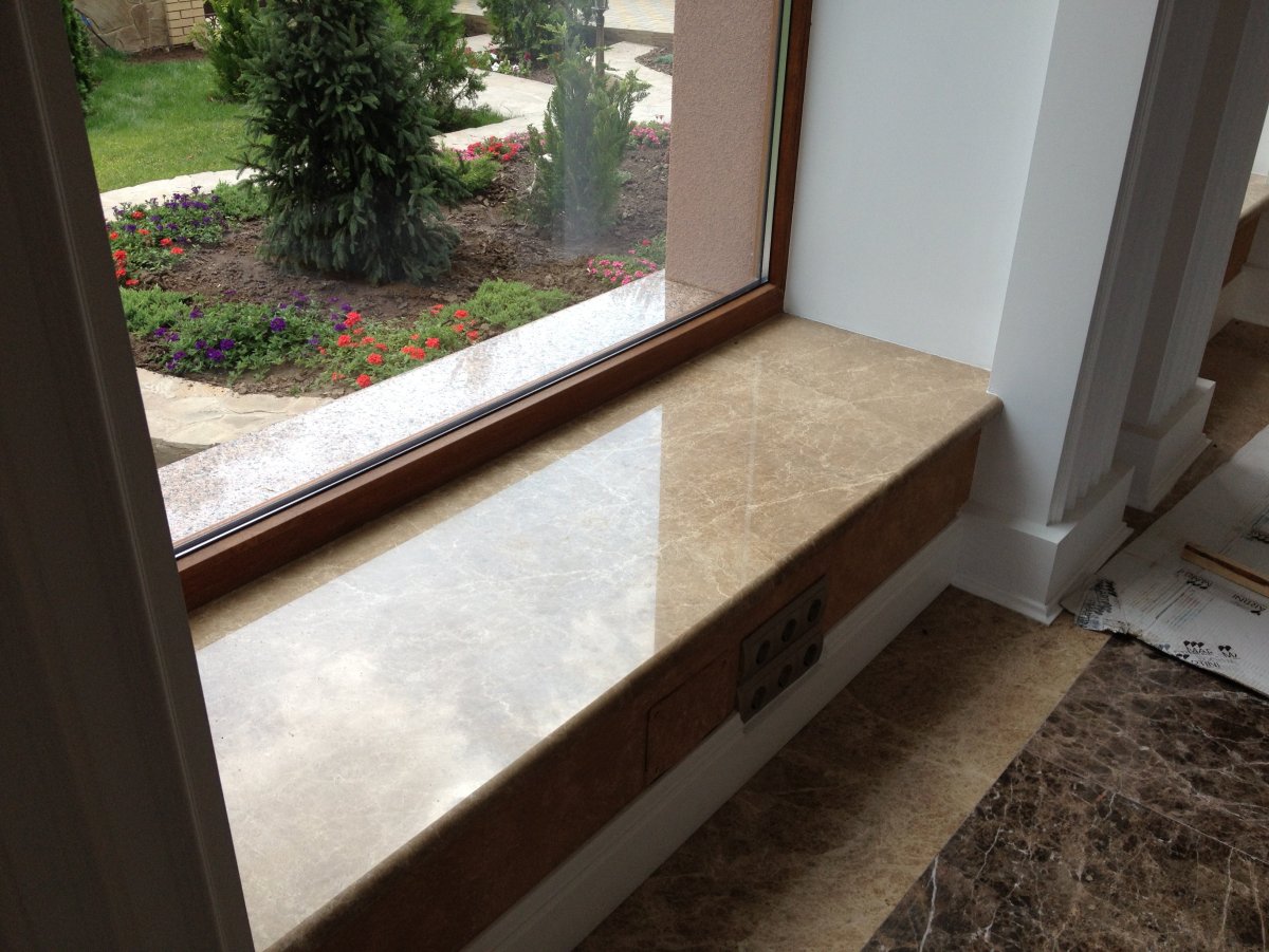 048,64 Подоконник Danke 300