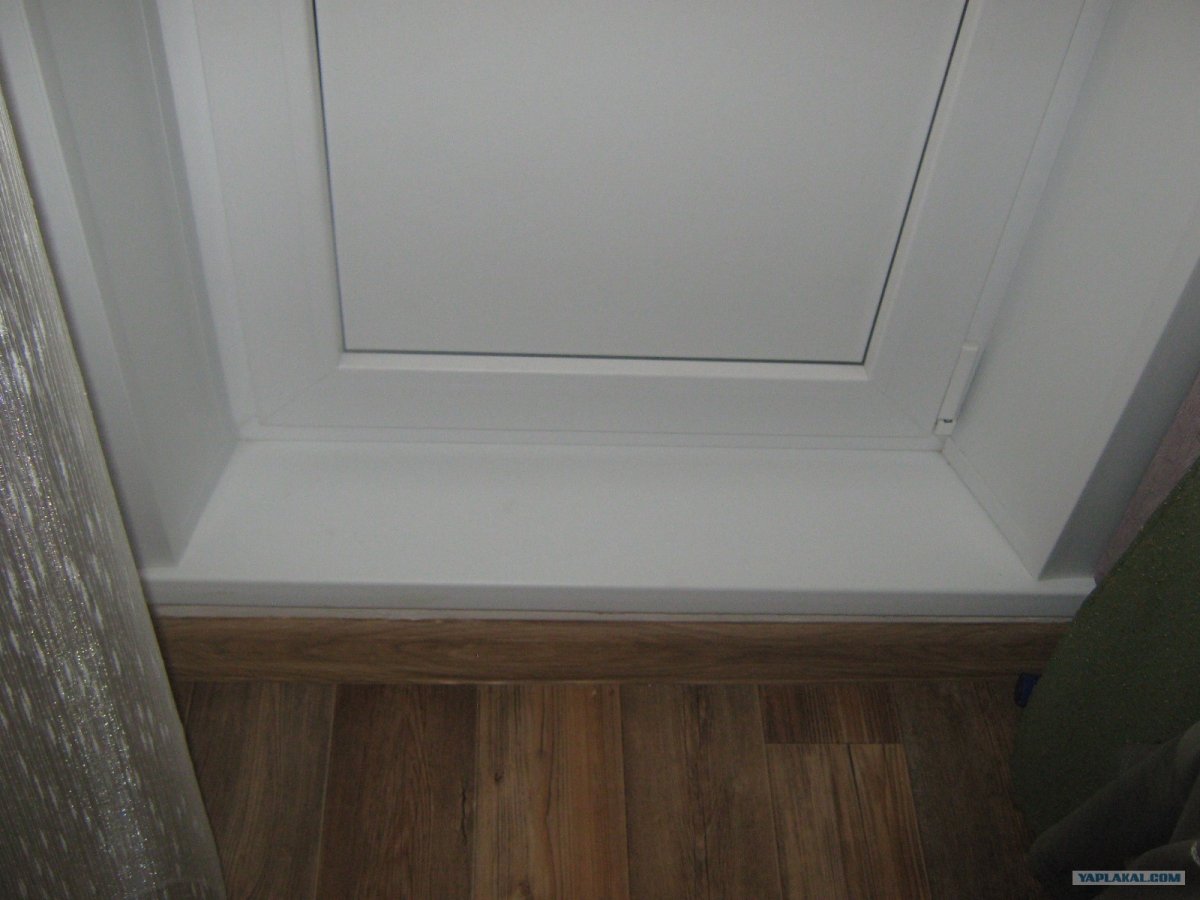 Пластиковый порог на балкон