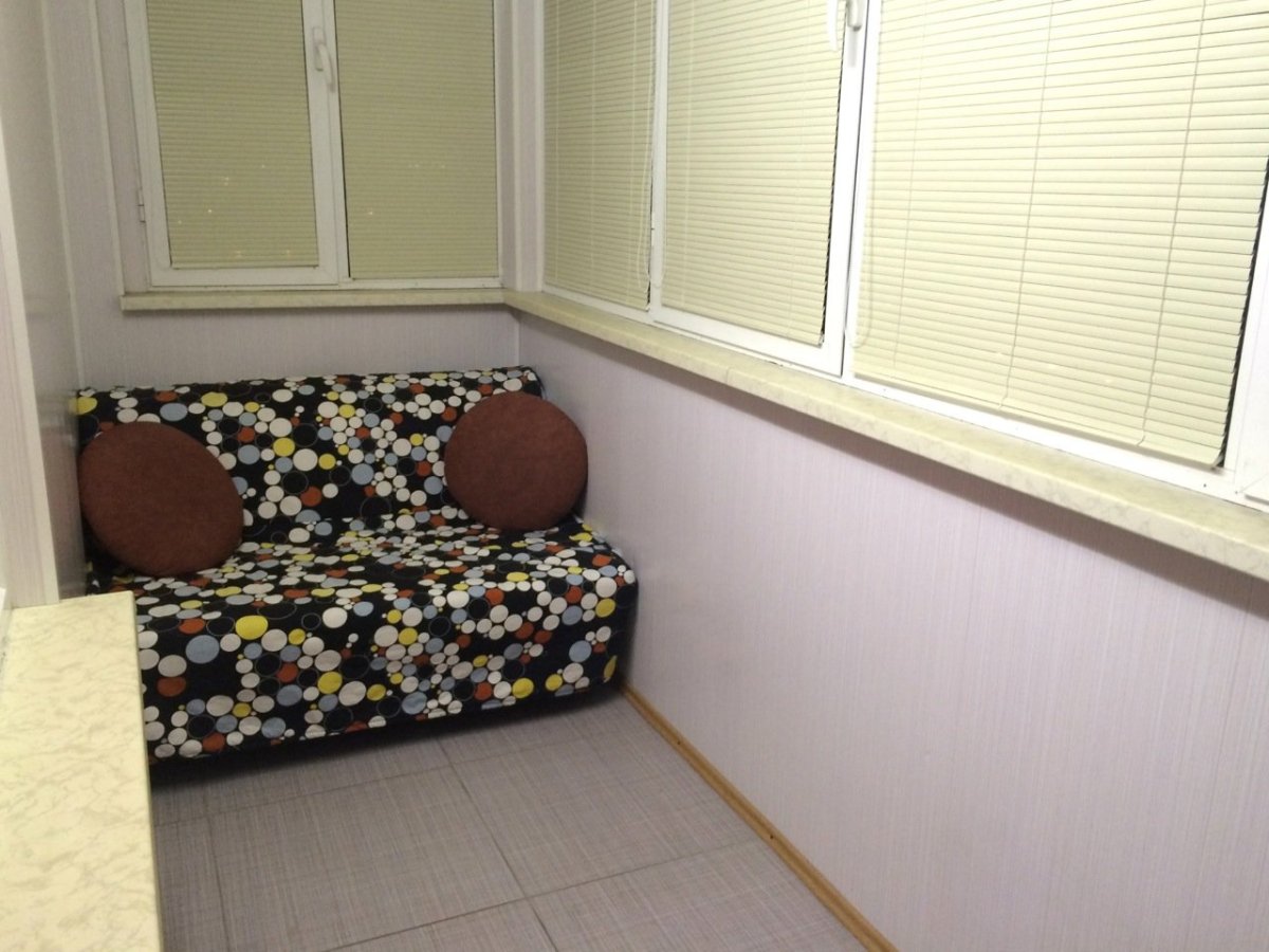 Маленький диванчик на лоджию