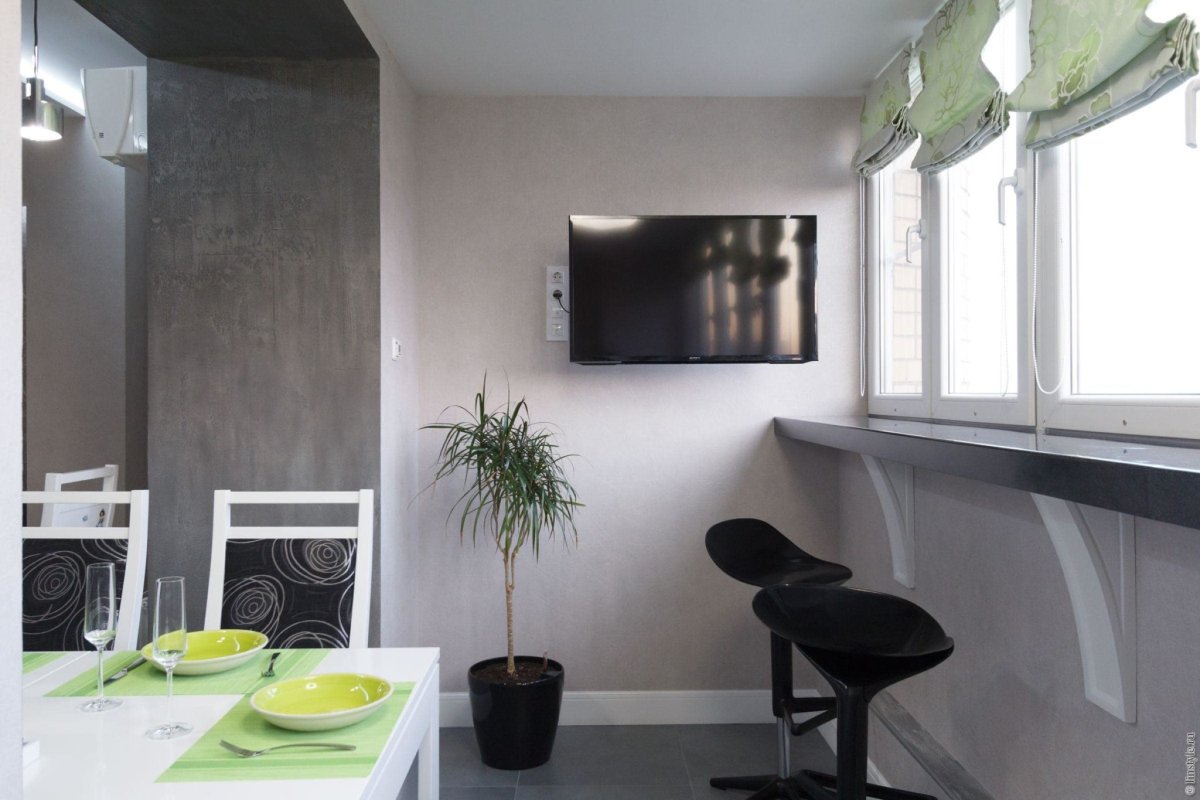 Балкон в пастельных тонах